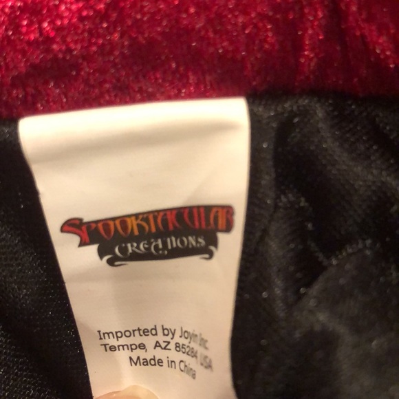 Vampira velveteen and lace black & red Halloween costume - Picture 16 of 16